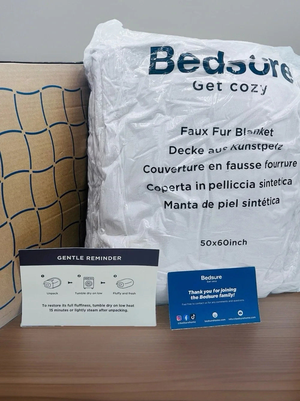 GentleSoft Bubble Faux Fur Throw Blanket Cream 50x60 New Open Box